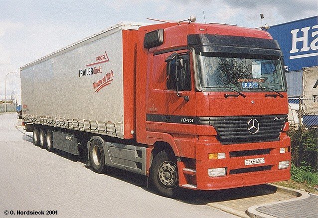 01041612-Mercedes-Actros-1843LH-Gardinen