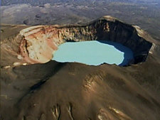 06-volcan-cratere-lac.jpg