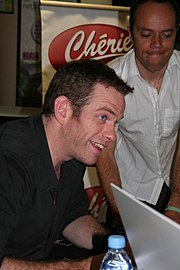 180px-Garou_20060613_Fnac_04.jpg