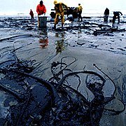 180px-Oil-spill.jpg