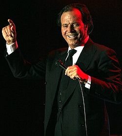 250px-Julio_Iglesias.jpg