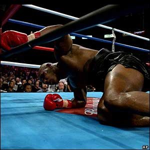 _39087560_tyson_knockout300.jpg