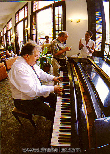 piano-bar-big.jpg