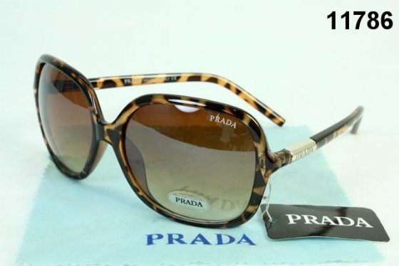 prada-11.jpg